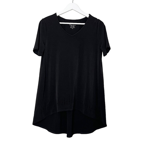 NWT Chico's Women's Knit Kit Laser Cut Short Sleeve‎ Top in Black Size Small - Picture 1 of 12